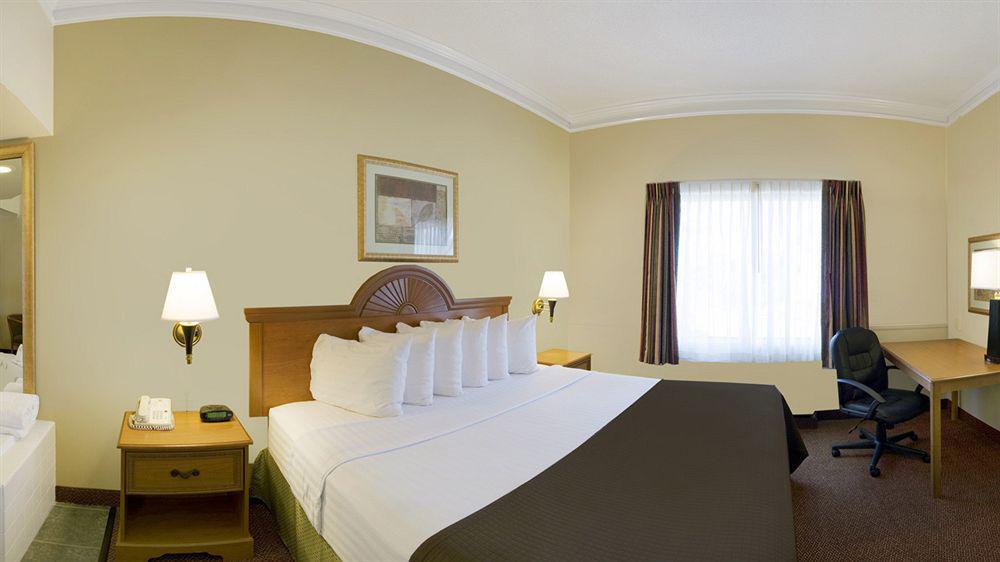 Best Western Augusta West Екстер'єр фото